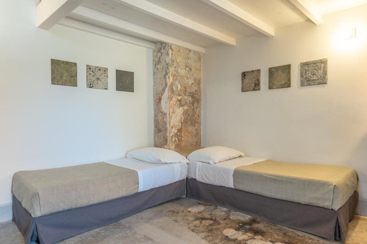 Superior Family Room,1295573533:JPEG